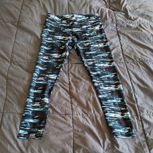 NWT, Fabletics Women's Salar Legging Size L